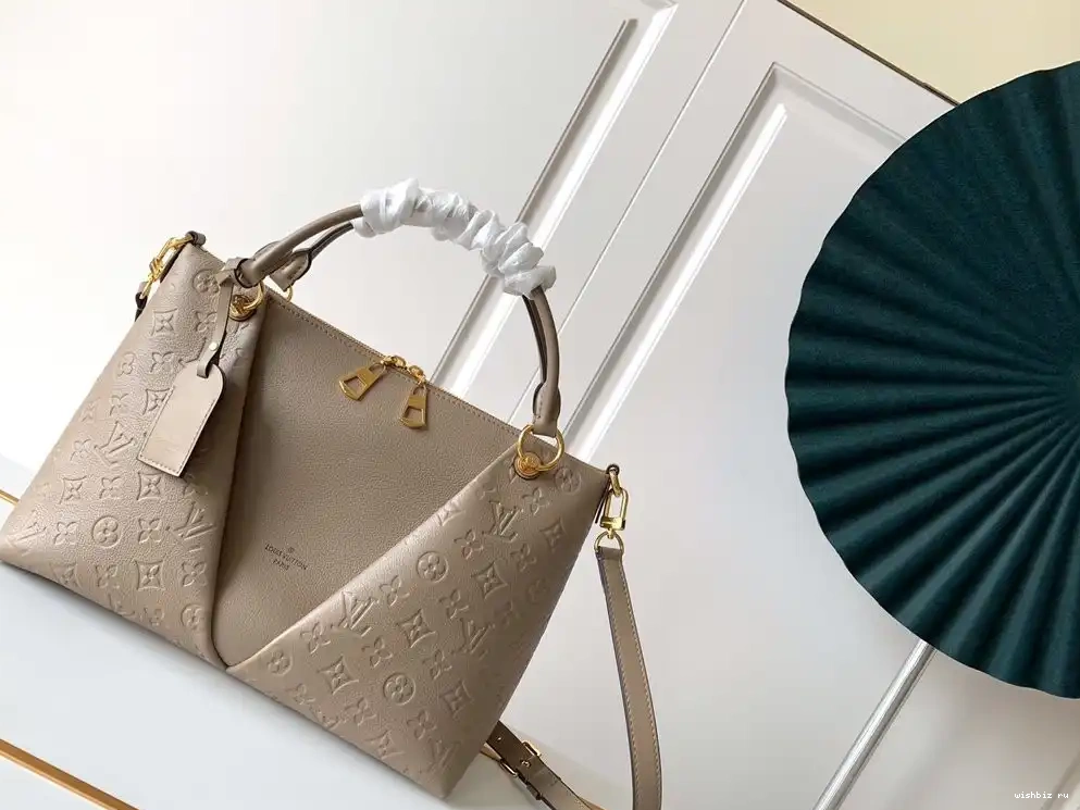 WIS VUITTON V MM TOTE LOUIS 0617